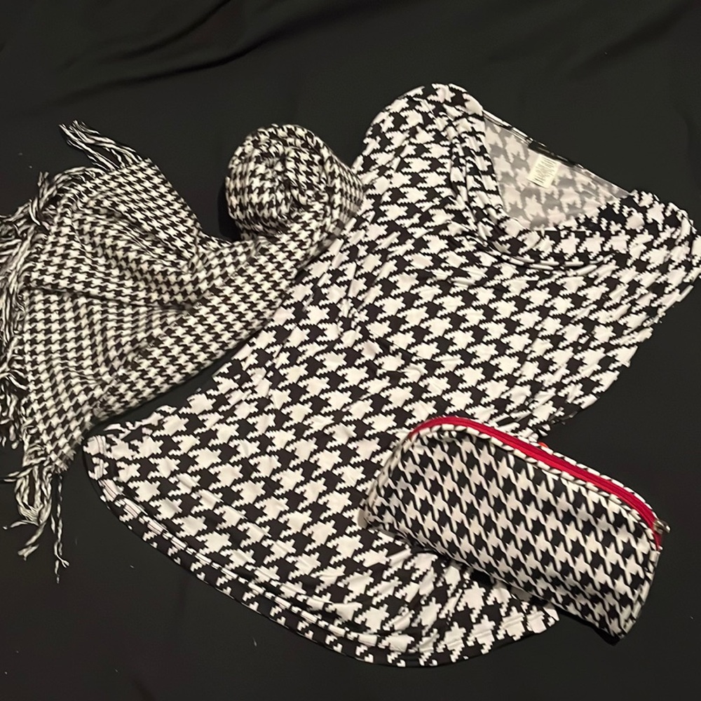 ALABAMA FANS : HOUNDSTOOTH x3 ( women M top, scarf , & makeup bag